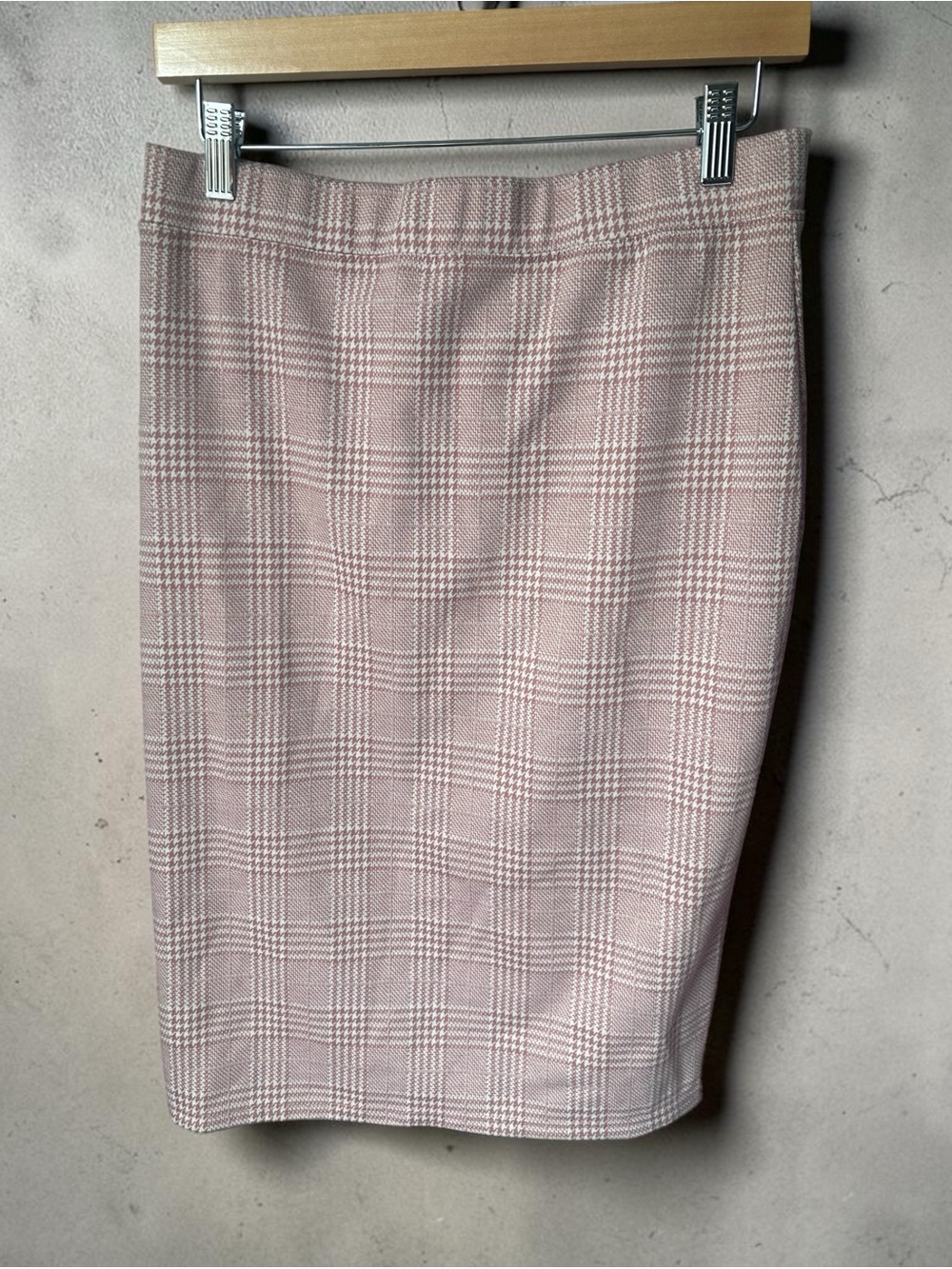 HALARA Classic Plaid Pencil Skirt - Blush Pink
NEW